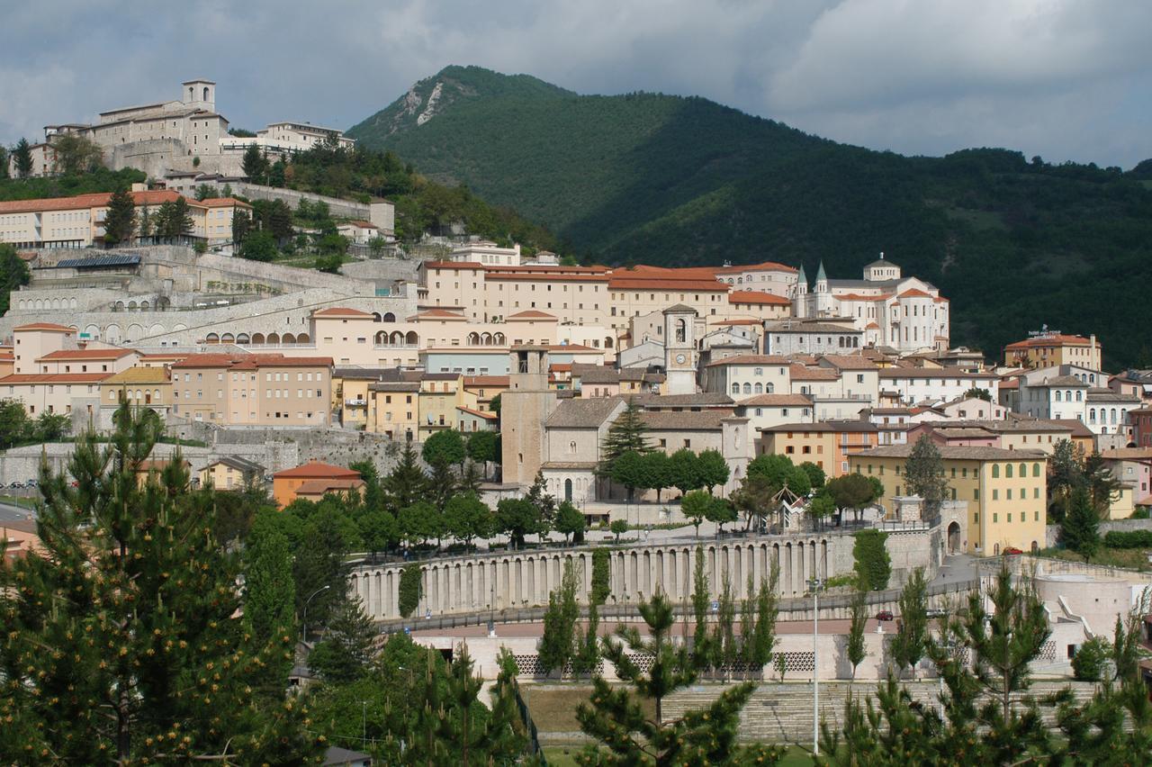 B&B Palazzo Sassatelli Cascia Buitenkant foto