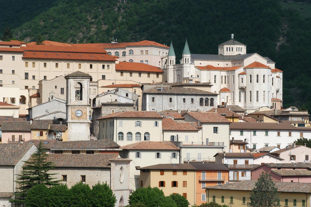 B&B Palazzo Sassatelli Cascia Buitenkant foto